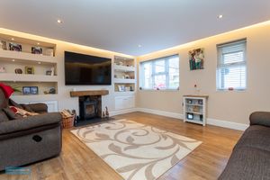 Sitting Room- click for photo gallery